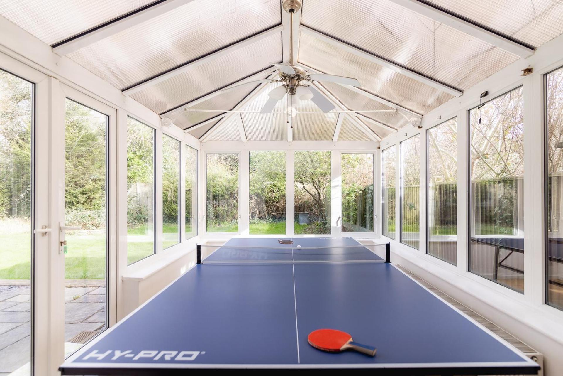 Ping-Pong Paradise Crawley  Luaran gambar