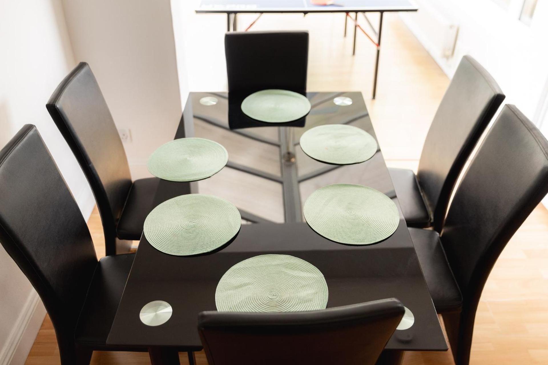 Ping-Pong Paradise Crawley  Luaran gambar